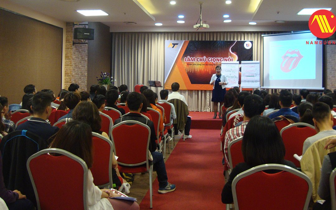 Khóa học “Làm chủ giọng nói” tại hội trường Nam Dương Centre